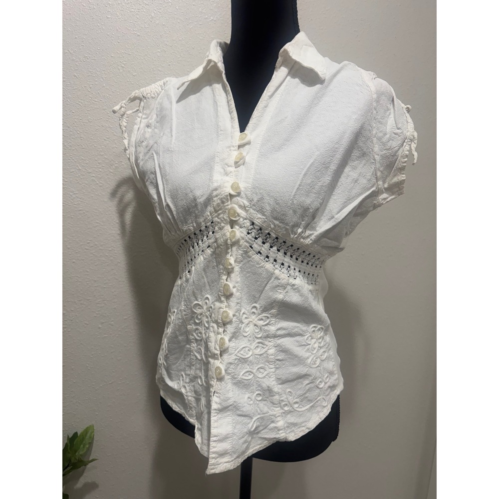 Giocam White Eyelet Embroidered Button Down Blouse Crochet Waist Cap Sleeve S